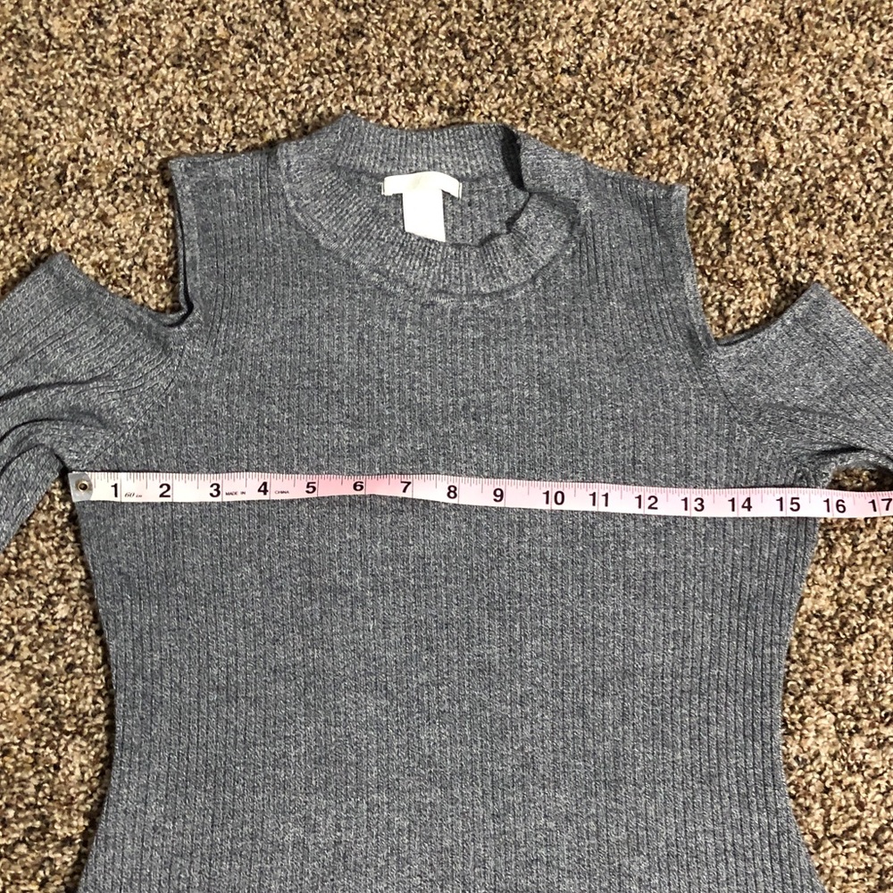 H&M Cold Shoulder Sweater - Picture 3 of 4